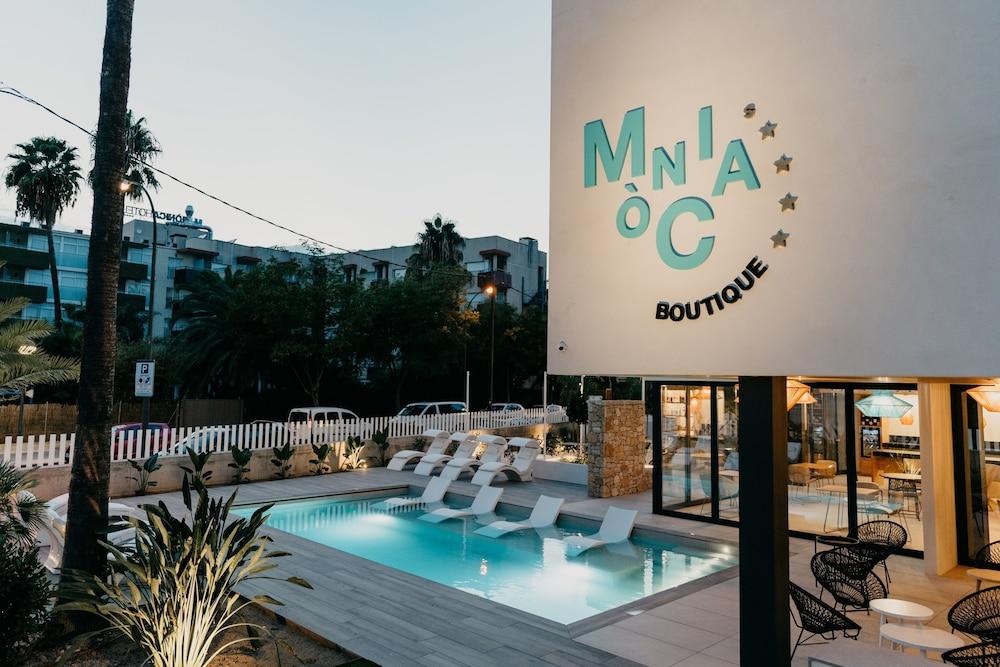 Mònica 4*