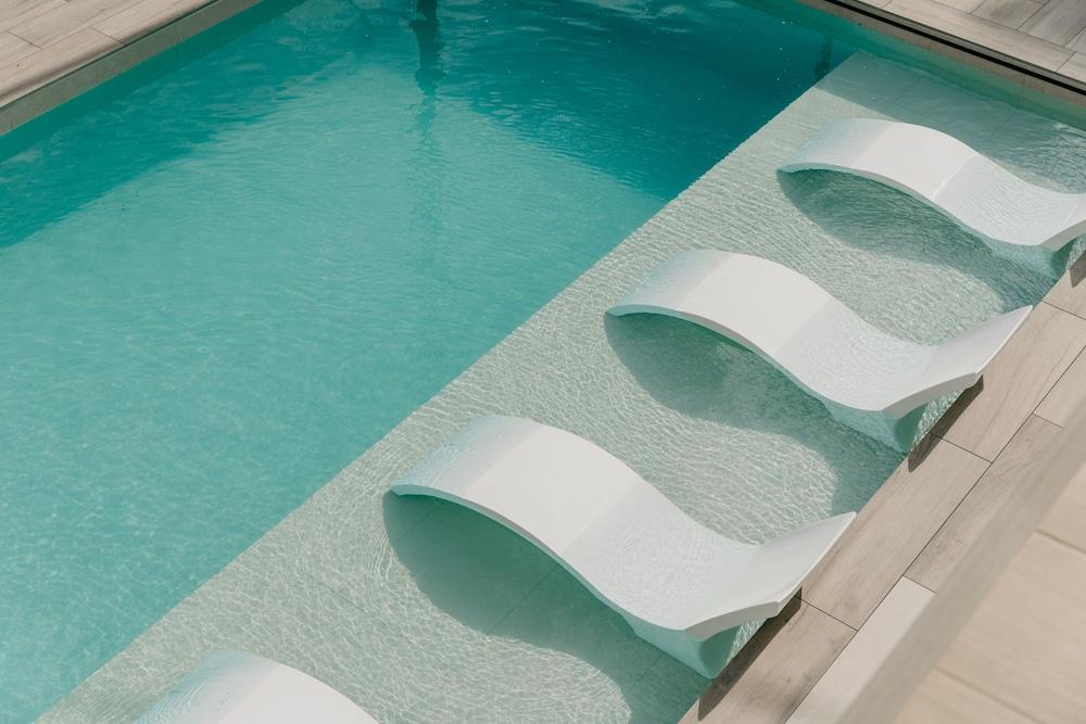Monica Hotel 4*