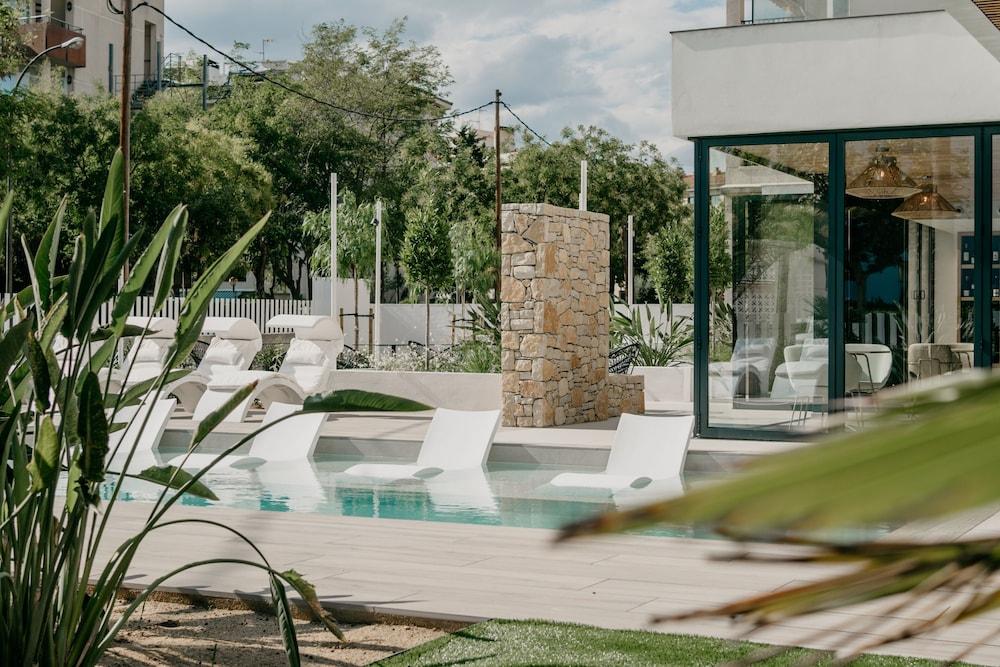 Monica Hotel